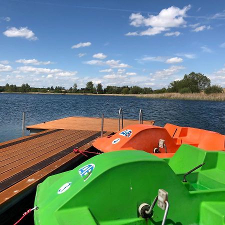 Ab Domki Caloroczne Nad Jeziorem Stęszew Exteriör bild