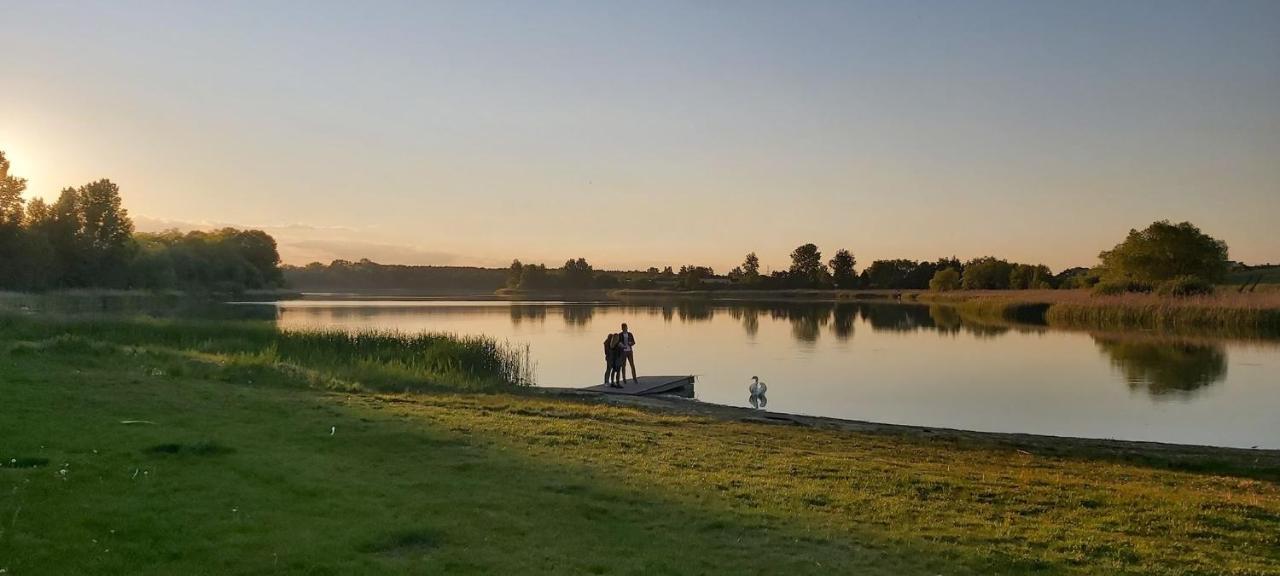 Ab Domki Caloroczne Nad Jeziorem Stęszew Exteriör bild